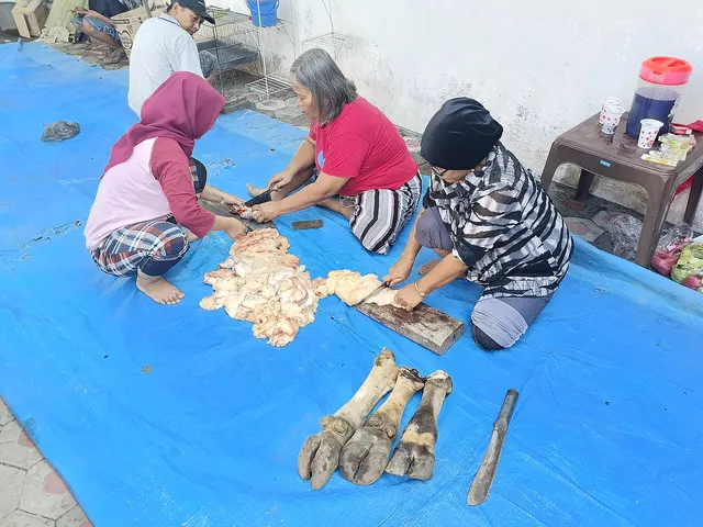 Penyembelihan hewan qurban 1447 H (foto ilustrasi: Indonesiagood, CC BY 4.0, Wikimedia Commons)